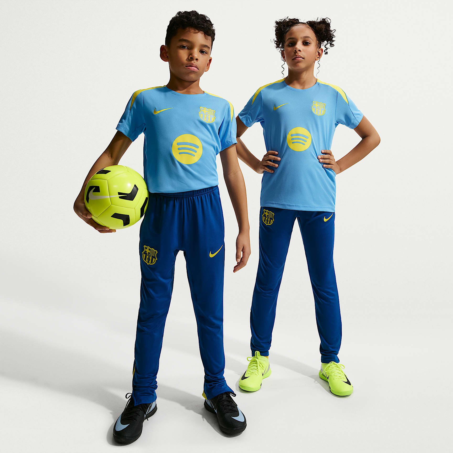 F.C. Barcelona Strike Fourth Older Kids' Nike Dri-FIT Football